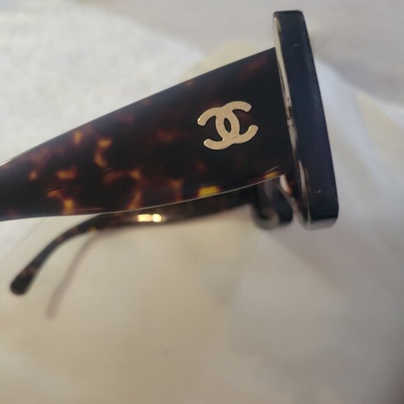 Chanel Women's Tortoise Chunky Square Frame Sunglasses With CC Logo Item #5435-A - Picture 12 of 16
